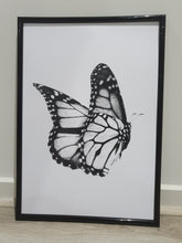 Load image into Gallery viewer, Butterfly Set of 2 wall art prints
